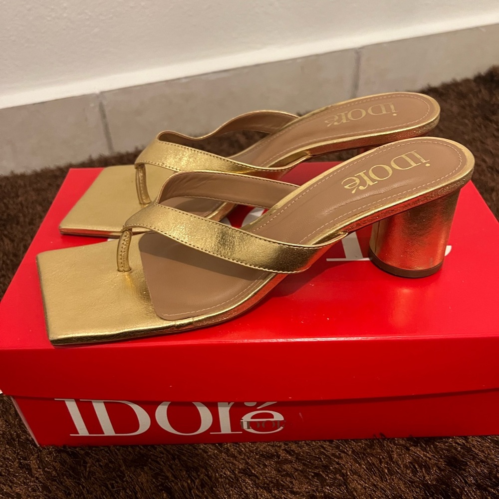 Prom/wedding sandals.